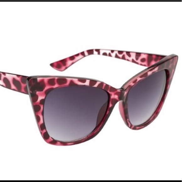 Black Cat Eye Sunglasses (various colors) - Picture 6 of 7